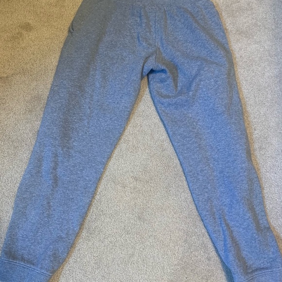 Nike Gray Tapered Sweatpants with Elastic Cuffs - Picture 4 of 4